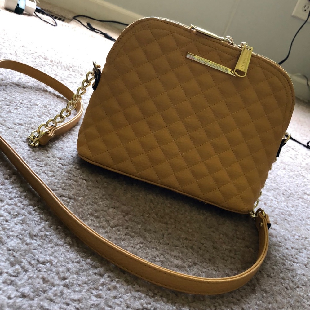 •Steve Madden Purse
